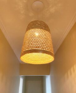 Luminária Pendente Nandi Em Palha Natural 38x26 + Kit de Instalação